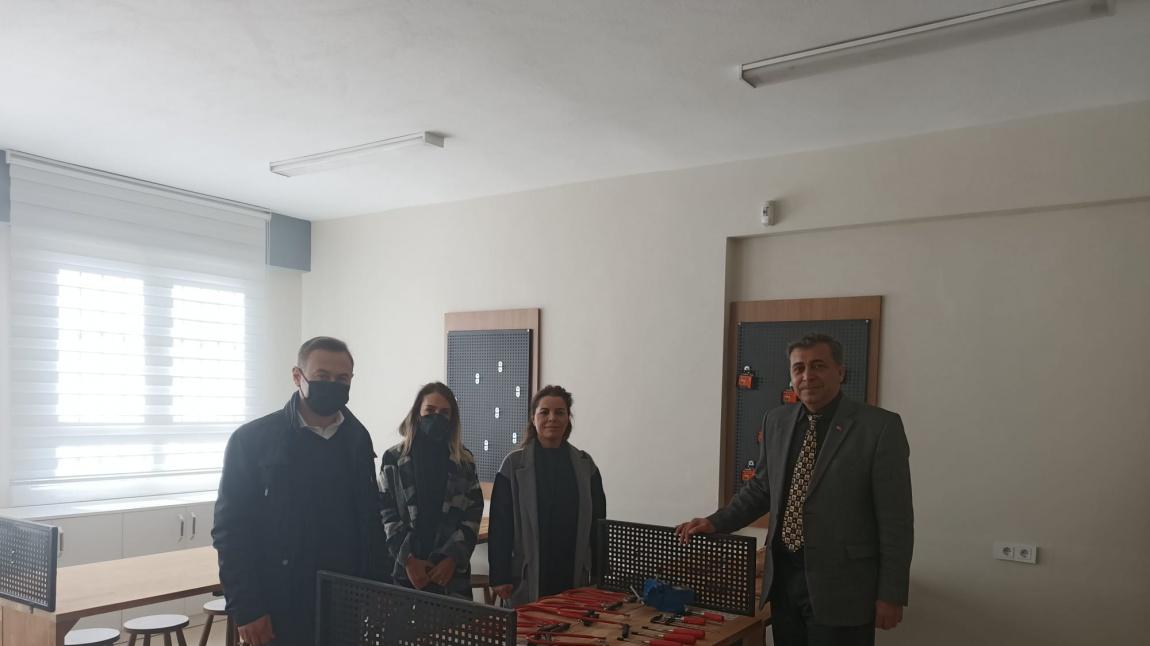 Milli Eğitim Bakanlığı İzleme ve Değerlendirme Daire Başkanı Sayın Songül Koçer okulumuzu ziyaret etti. 